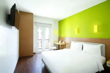 Amaris Teuku Umar - 31
