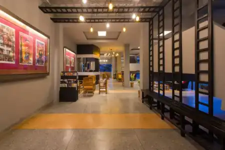 Holiday Station Hostel - 9