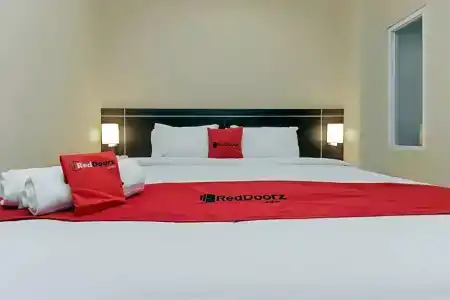 RedDoorz Plus @ Thamrin - 21