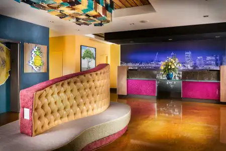 Staypineapple, Rose, Downtown Portland - 21