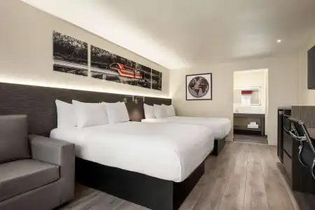 Ramada by Wyndham Anaheim Convention Center - 5