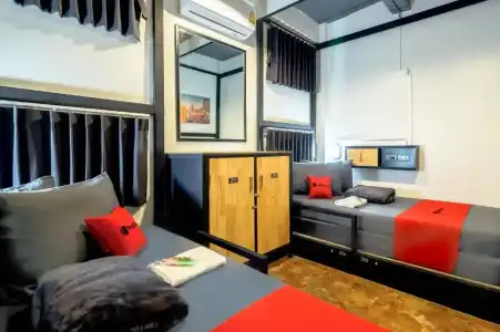 Episode 11 Hostel Sukhumvit - 42