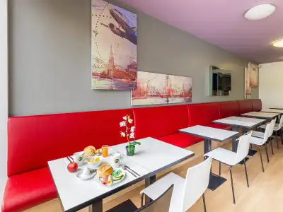 B&B Düsseldorf-Airport - 22
