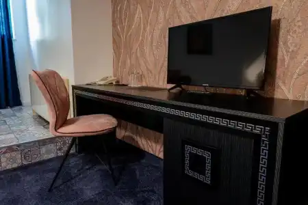 Elegance - 81