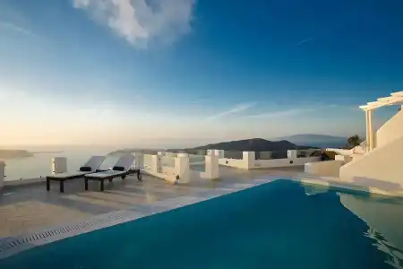 Above Blue Suites - 16