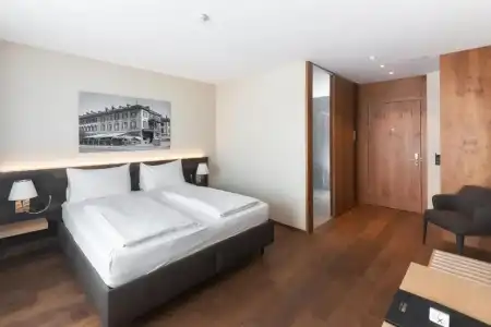 one66 (free parking garage) - 13
