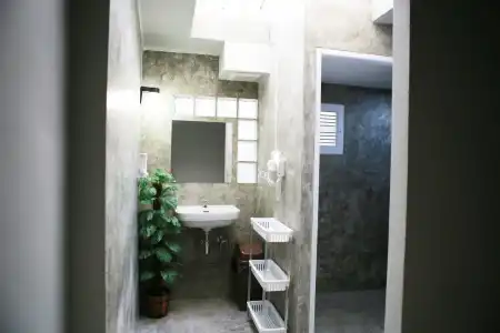 Les Fleurs Bangkok Hostel - 7