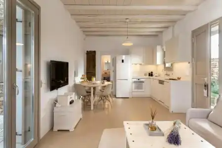 White Tinos Luxury Suites - 110