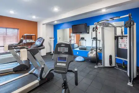 Holiday Inn Express CEDAR RAPIDS - 15