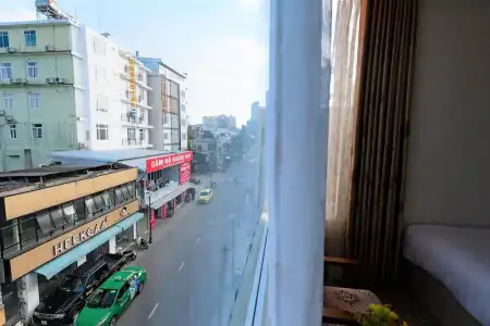 Flora Hue - 61