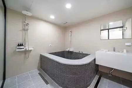 Busan Seomyeon YTT - 52