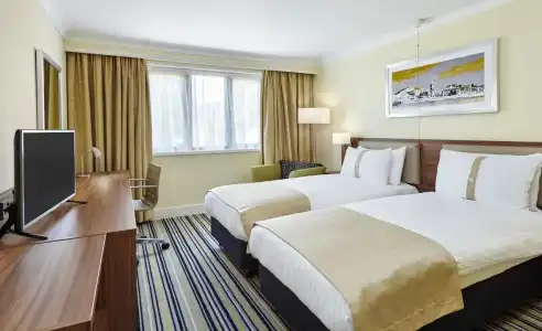 Holiday Inn Cardiff - North M4 - 1