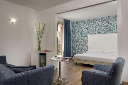 Continental Wellness & Spa - 76