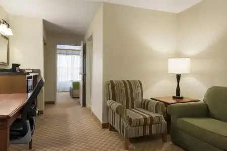 Country Inn & Suites by Radisson, Peoria North, IL - 9