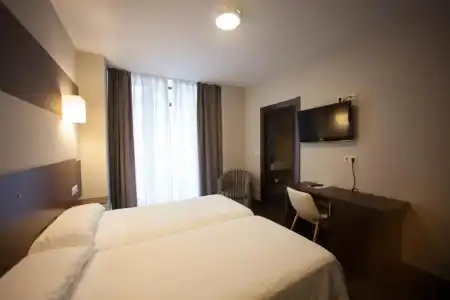 Silken Sirimiri - 11