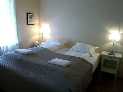 Grettir Guesthouse - 1