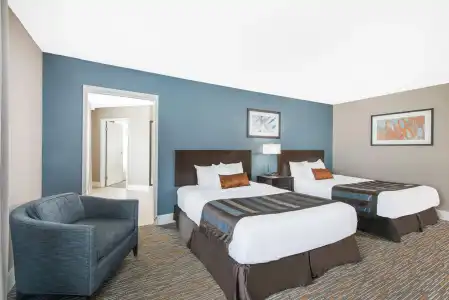 Wingate by Wyndham Niagara Falls - 2