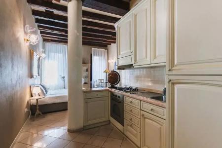 Palazzo Lion Morosini - Check in Presso Locanda Ai Santi Apostoli - 86