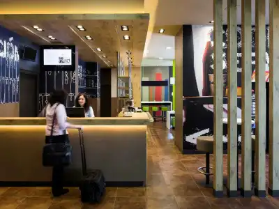 Ibis Budget Sevilla Aeropuerto - 11