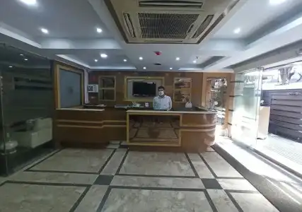 Golden Apple Boutique - 1