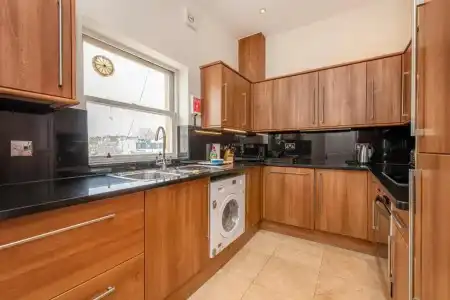Queensgate Court - 257