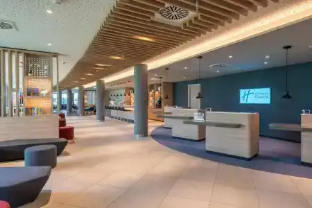 Holiday Inn Express Düsseldorf - Hauptbahnhof - 1
