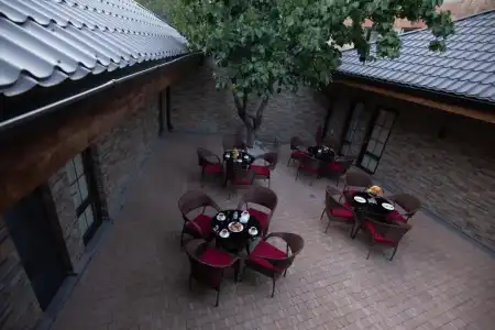 Boutique Living - 10