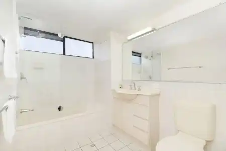 The Astor Apartments - 90