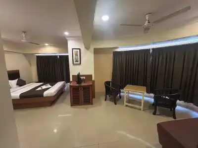 Lucky Goregaon - 18