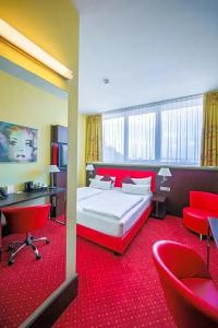Plaza Premium Salzburg - 77