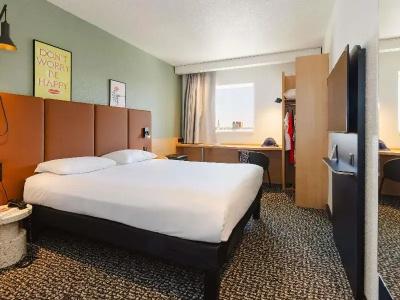 ibis Rennes Centre Gare Sud - 65
