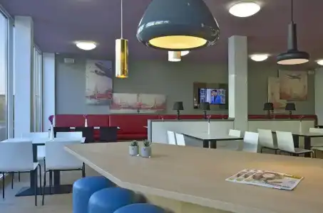 B&B Düsseldorf-Airport - 24
