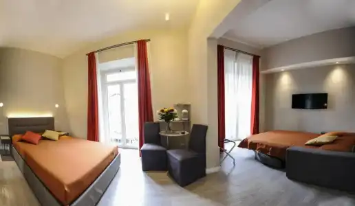 The Roman Empire Guesthouse - 148