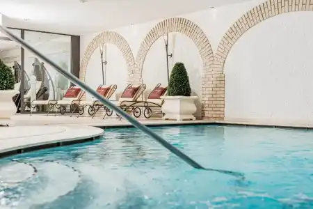 Savoy - 9