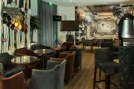 The Park City Grand Plaza Kensington - 16