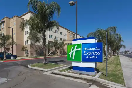 Holiday Inn Express and Suites Bakersfield Central by IHG - 49