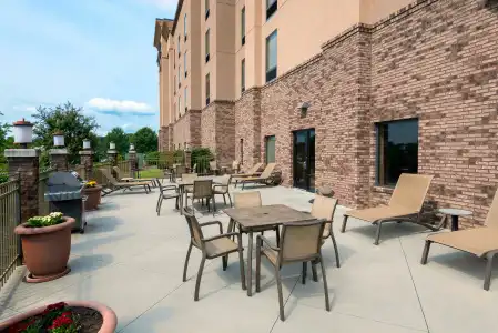 Hampton Inn & Suites Winston-Salem/University Area, NC - 33