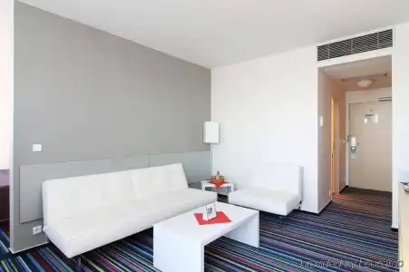Holiday Inn PRAGUE AIRPORT by IHG - 5