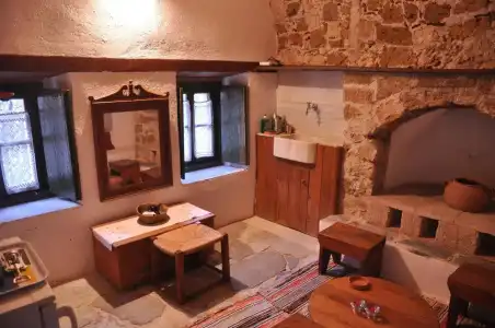 Ritsos Guesthouse - 16