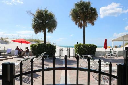 Miramar Beach Resort - 11
