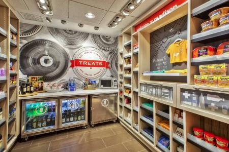 Hampton Inn & Suites Madison West - 10