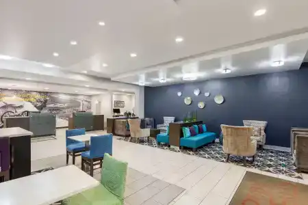 La Quinta Inn & Suites by Wyndham Chattanooga - Lookout Mtn - 21