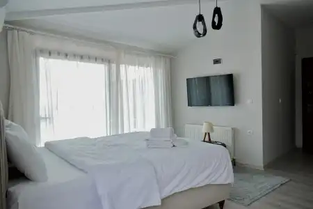 Green Hills Suites - 45