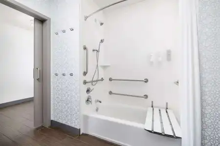 Hampton Inn & Suites Napa - 81