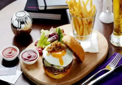 ARTOTEL Thamrin Jakarta - 8