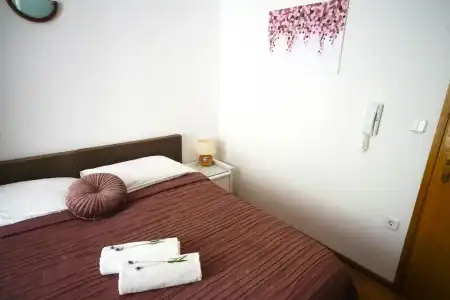 Apartments and Rooms Degra - 107