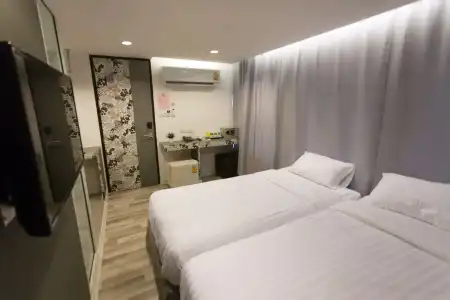 Nantra Ploenchit - 6