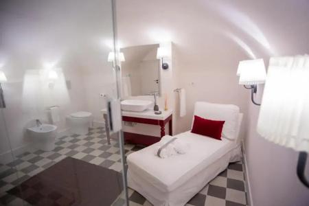 Suite 35 - 71
