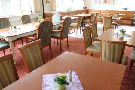 B&B Lübeck Berliner-Platz - 18