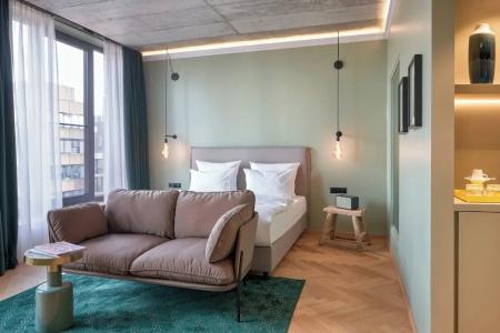 Gekko House, Frankfurt, a Tribute Portfolio - 111